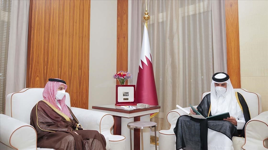 العاهل السعودي يدعو أمير قطر لزيارة المملكة